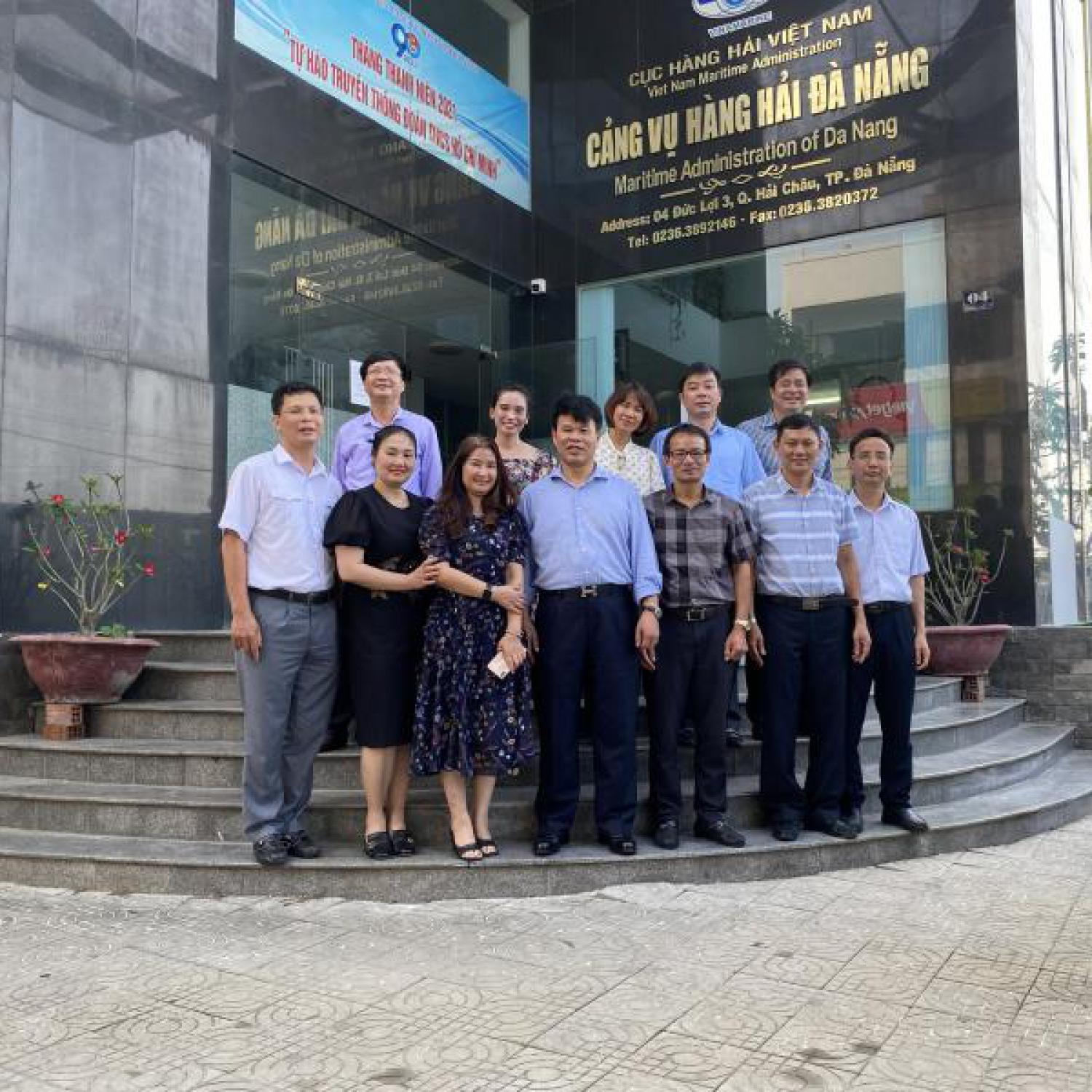 Đoàn công tác của Công đoàn GTVT Việt Nam đến thăm và làm việc tại Cảng vụ Hàng hải Đà Nẵng